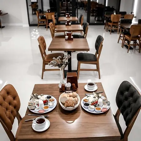 Hotel Dimen 3*